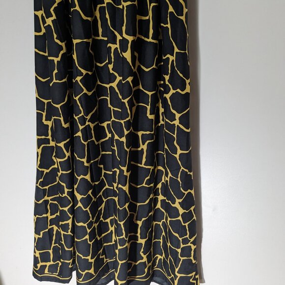 *3/$10* Rima Giraffe Print Smocked Maxi Dress Tan Black One Size - Picture 6 of 6